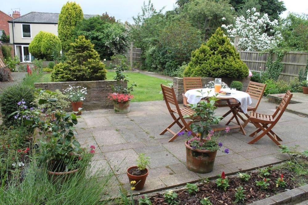 The Lions Bed & Breakfast Newark upon Trent Exterior foto